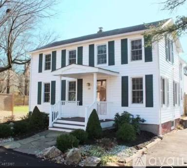 Main picture of 50 Livingston Ave