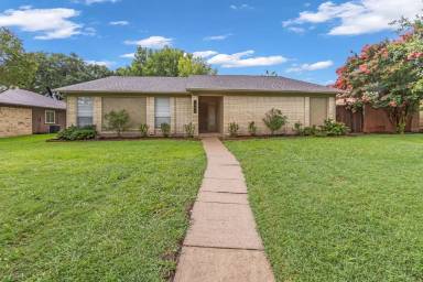 Main picture of 1906 Arvada Dr