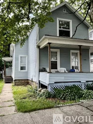 Main picture of 2646 Hazel St
