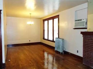 Main picture of 4425 Michigan Ave