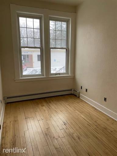 Main picture of 1565 New Scotland Rd