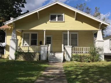 Main picture of 2904 W Broadway St