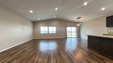 Main picture of 251 Tanglewood Dr