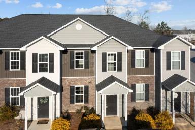 Main picture of 100-106 W Murrow Ln