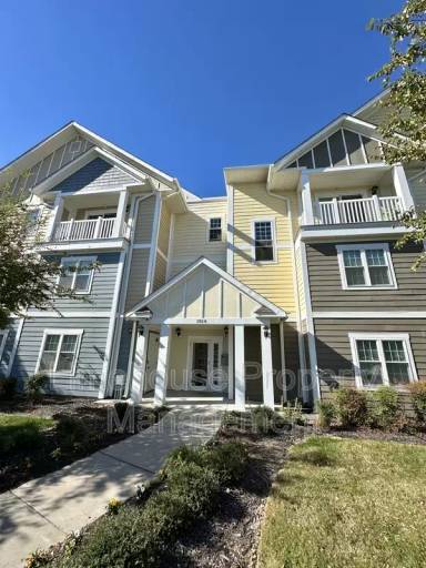 Main picture of 1016 Thoroughgood Way