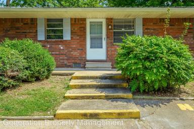Main picture of 985 Gaut St SE