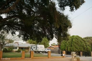 Main picture of 6529 Western Ave