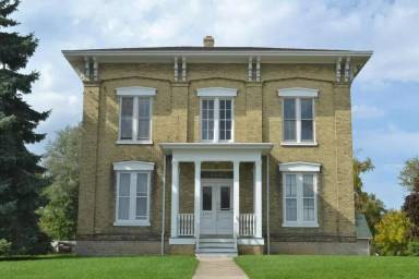 Main picture of 2800 Taylor Ave