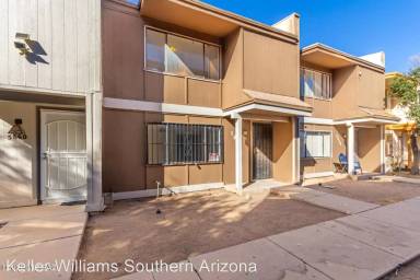 Main picture of 5858 S Del Moral Blvd