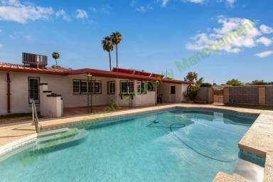 Main picture of 3026 E Campbell Rd