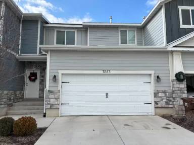 Main picture of 7253 N Clover Leaf Ln