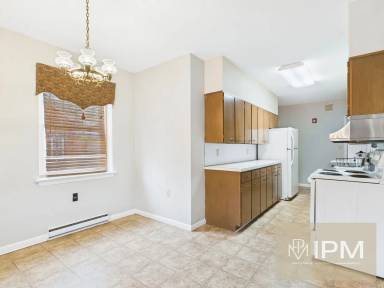 Main picture of 45 S Main St