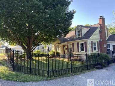 Main picture of 11 Woodside Dr