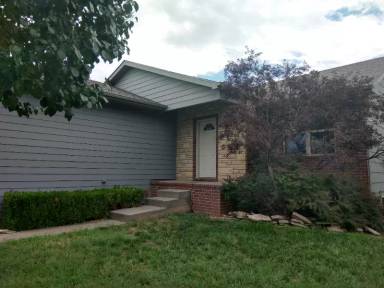 Main picture of 809 E Hedgewood St