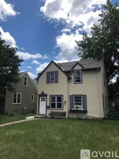 Main picture of 1606 Saint Clair Ave