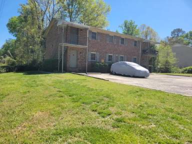 Main picture of 924 Fiske St