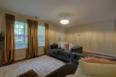 Main picture of 3208 Summercroft Ln