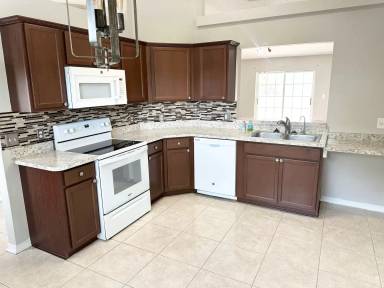 Main picture of 516 Meadow Green Dr