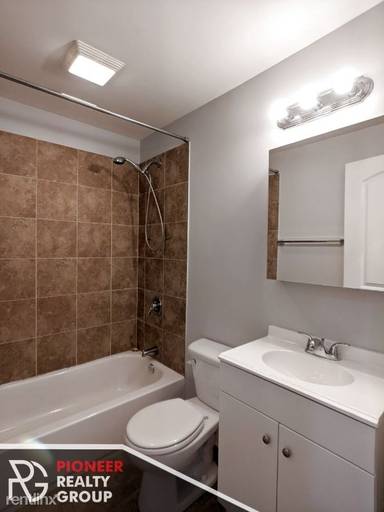 Main picture of 7367 N Ashland Blvd