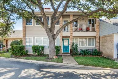 Main picture of 11127 Pinehurst Dr