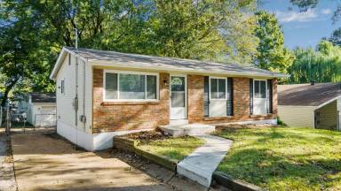 Main picture of 221 Barto Dr