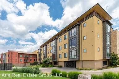Main picture of 401 E Boyd St