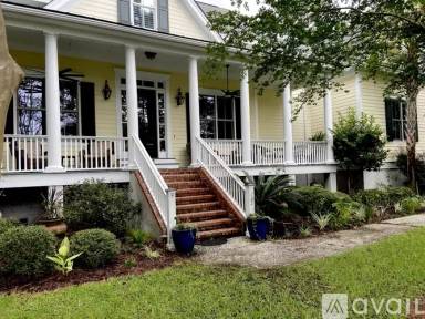 Main picture of 722 Bounty Square Dr