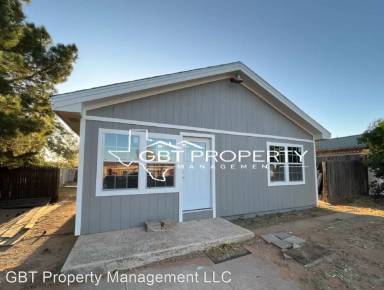 Main picture of 611 NW 8th Pl