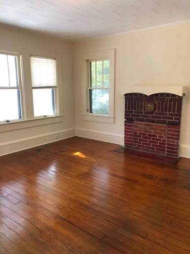 Main picture of 1211 N Main St