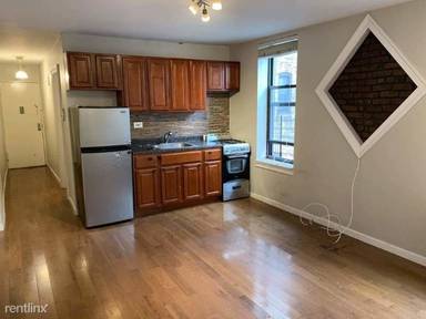 Main picture of 585 E 21st St