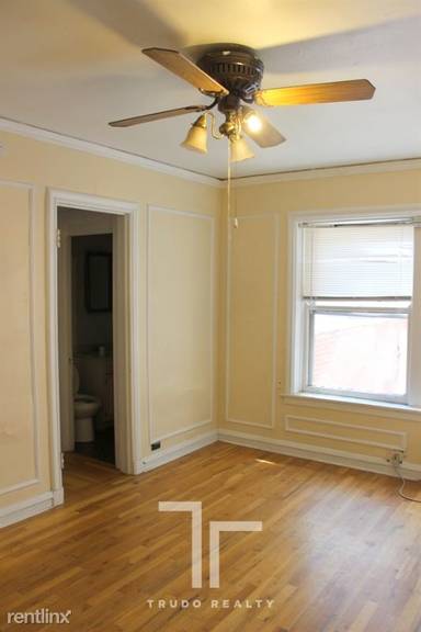 Main picture of 837 W Wolfram Apartments