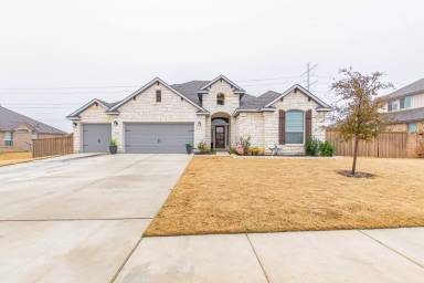 Main picture of 1756 Meadow Crest Dr