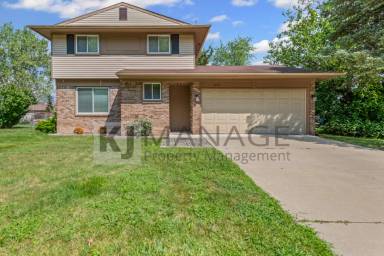 Main picture of 1752 Oakview Dr