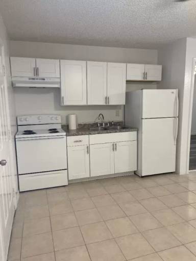 Main picture of Desert Palms Apartments