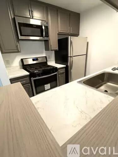 Main picture of 465 Oak St