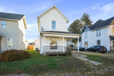 Main picture of 68 Oakwood Ave