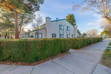 Main picture of 44514 15th St E