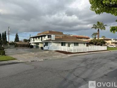 Main picture of 5808 Stockdale Hwy