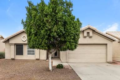 Main picture of 252 W Wahalla Ln