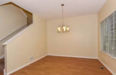 Main picture of 609 N Lyle Ave