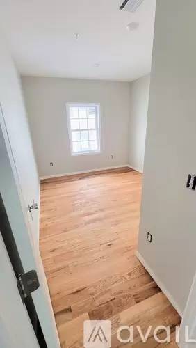 Main picture of 391 New York Ave