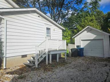 Main picture of 523 Cuyahoga St