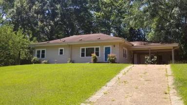 Main picture of 16 Elmira Dr