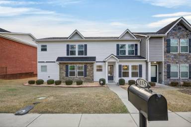 Main picture of 5845 Garden Cir