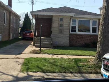 Main picture of 3136 N Rutherford Ave