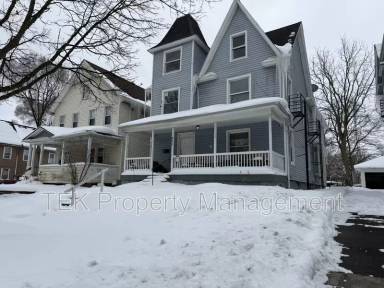 Main picture of 195 Parsells Ave
