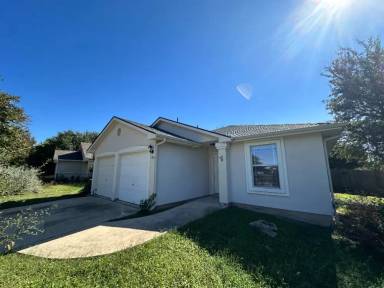 Main picture of 906 Municipal Dr