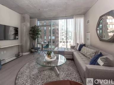 Main picture of 316 W Illinois St