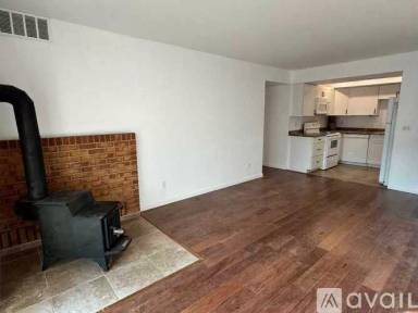 Main picture of 93 Meadow Wood Dr
