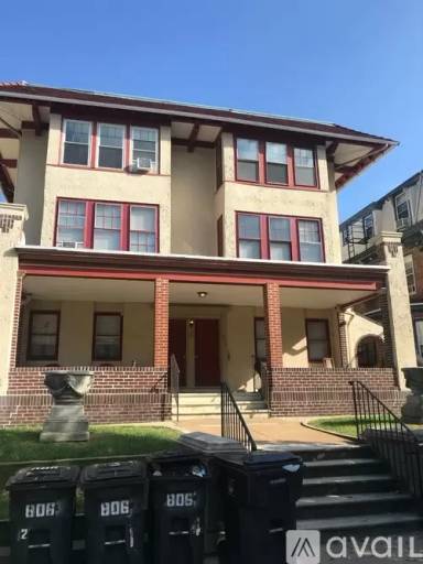 Main picture of 806 N Harrison St